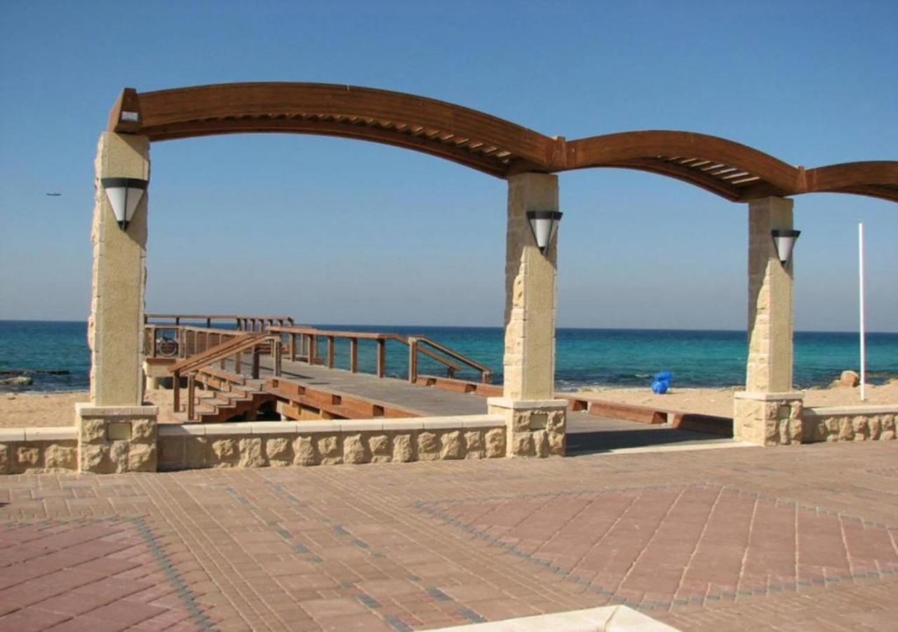 Balfour Sea View City Center Nahariya Extérieur photo