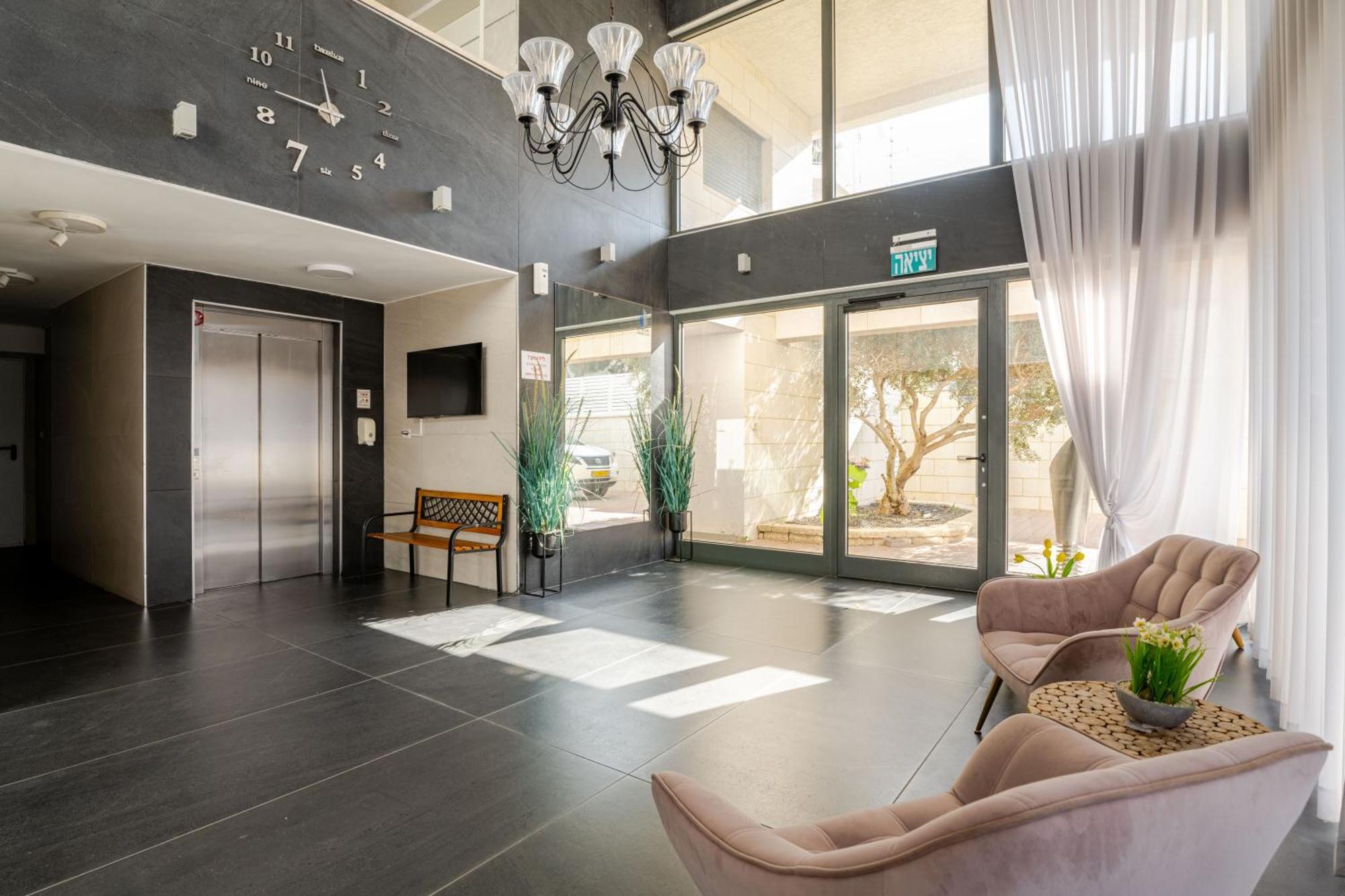 Balfour Sea View City Center Nahariya Extérieur photo