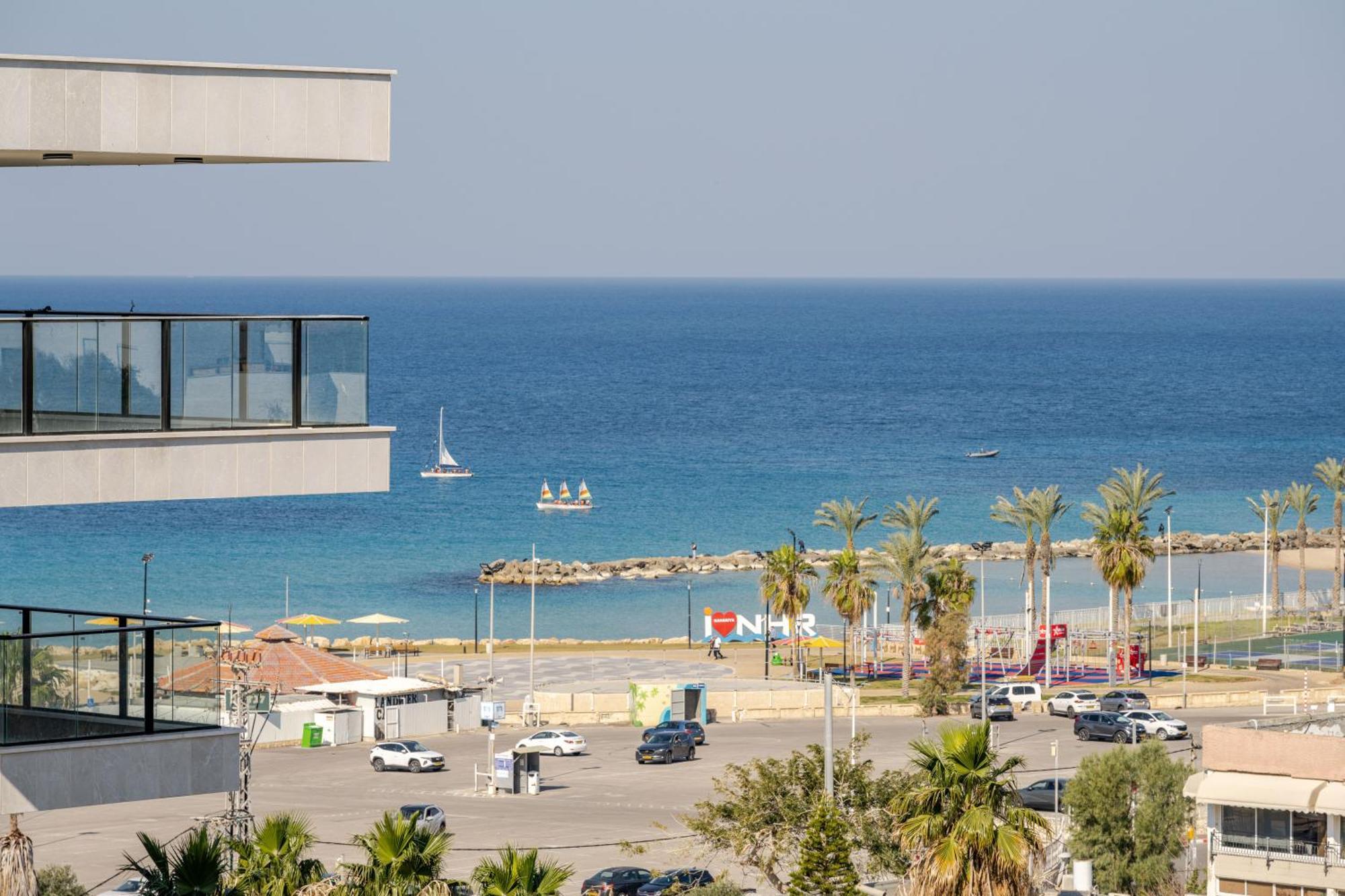 Balfour Sea View City Center Nahariya Extérieur photo