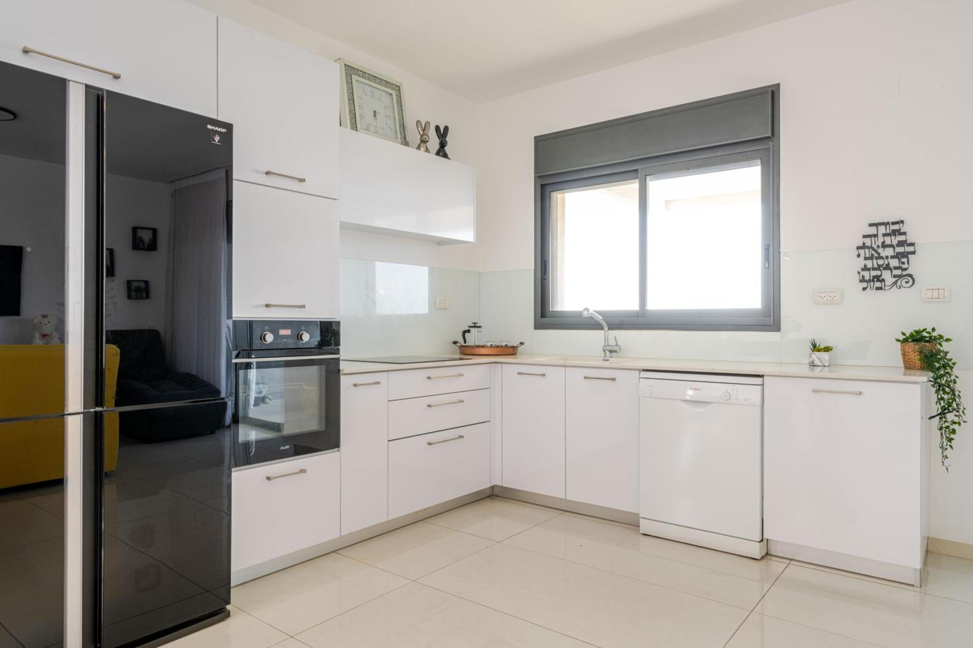 Balfour Sea View City Center Nahariya Extérieur photo