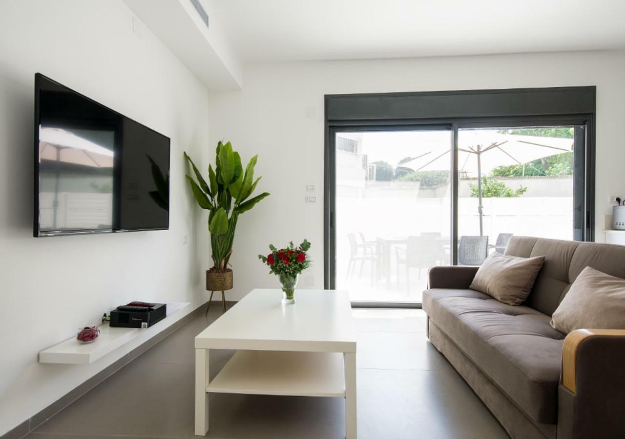 Balfour Sea View City Center Nahariya Extérieur photo