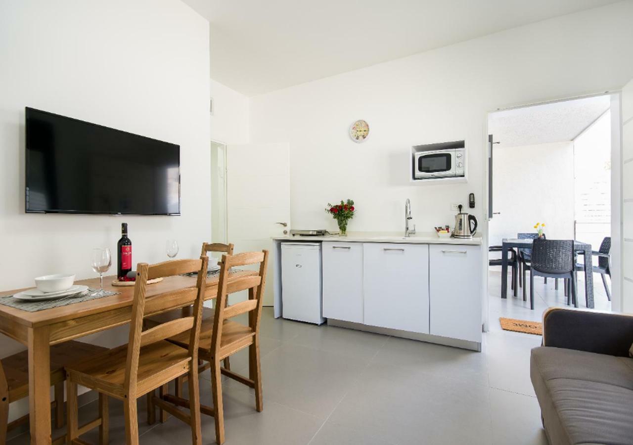 Balfour Sea View City Center Nahariya Extérieur photo